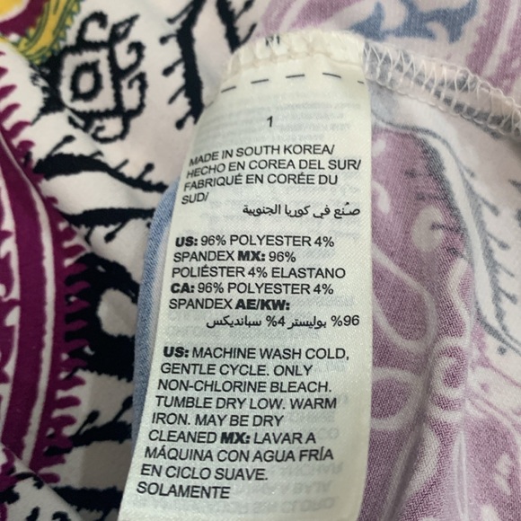 Chico’s colorful size 1 polyester spandex tunic top. See photos for details and - Picture 10 of 11